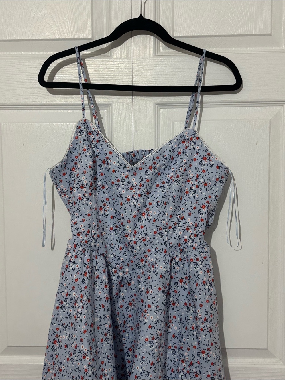 Francesca's Collections Light Blue Floral Midi Dress